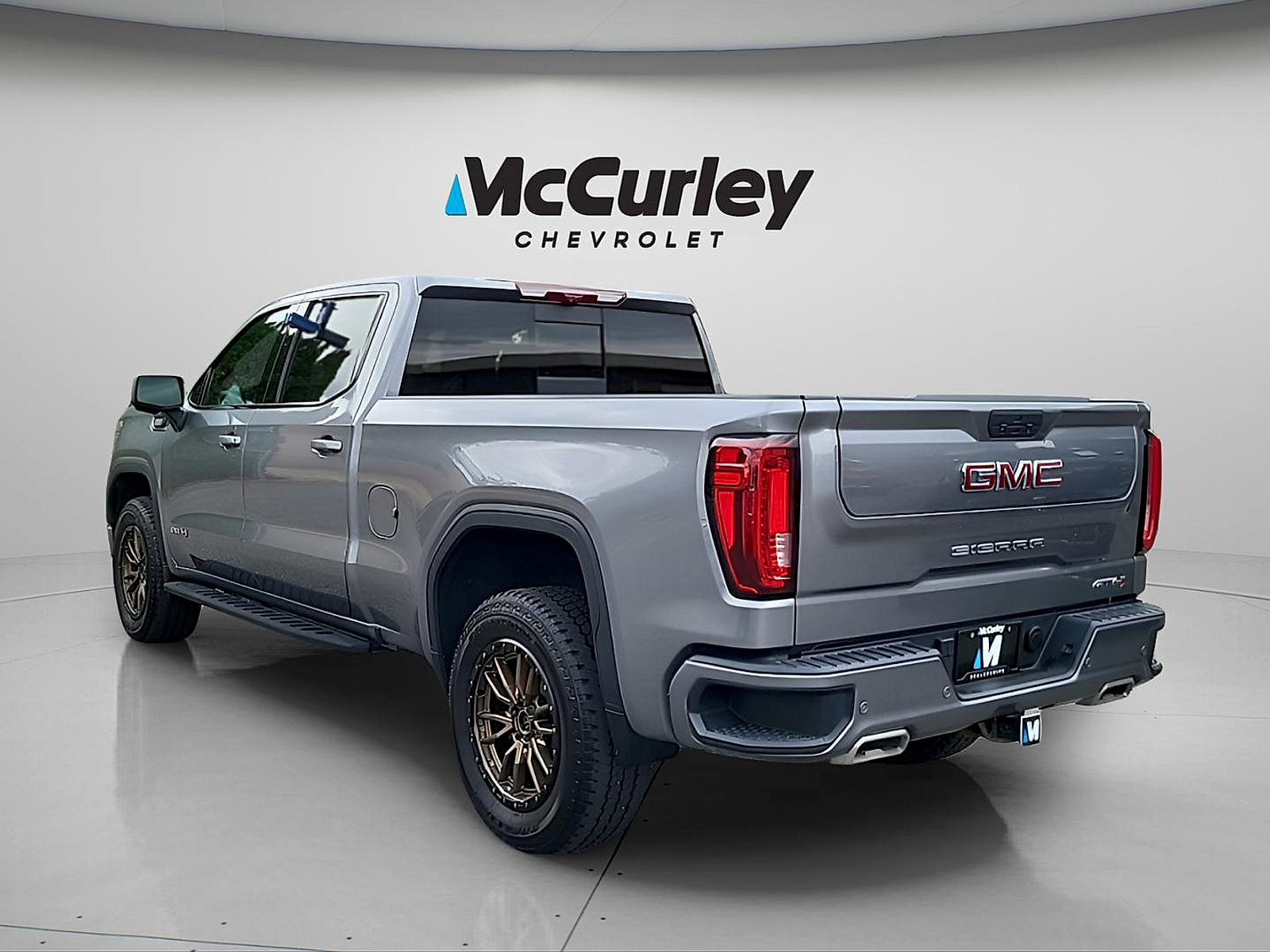 Used 2021 GMC Sierra 1500 AT4 w/ AT4 Premium Package AWD/4WD image 5