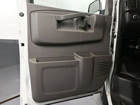 Used 2019 Chevrolet Express 3500 w/ Driver Convenience Package RWD image 17