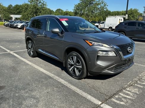 Certified 2023 Nissan Rogue SL w/ SL Premium Package AWD/4WD image 5