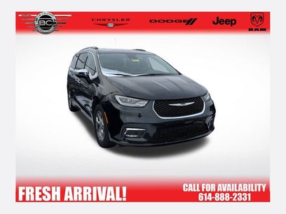 Used 2022 Chrysler Pacifica Limited