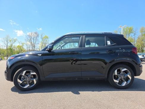 Used 2026 Hyundai Venue SEL FWD image 13