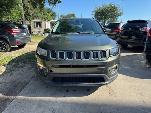 Used 2020 Jeep Compass Latitude w/ Popular Equipment Group FWD image 3
