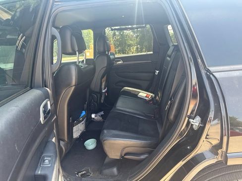 Used 2018 Jeep Grand Cherokee Altitude RWD image 11