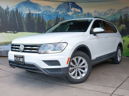 Used 2020 Volkswagen Tiguan S image 1