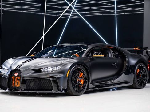 Used 2023 Bugatti Chiron Pur Sport image 3