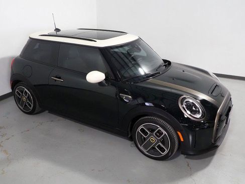 Used 2024 MINI Cooper SE w/ MINI Resolute Edition image 12