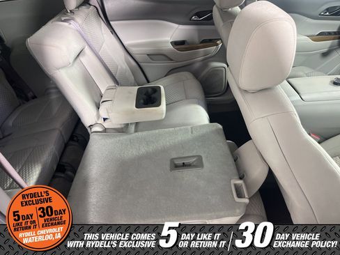 Certified 2018 GMC Acadia SLE w/ LPO, Black Accent Package image 17