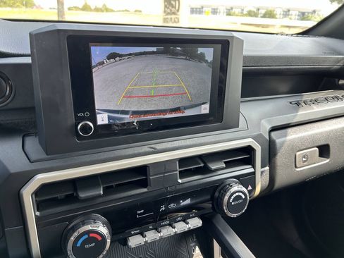 Used 2024 Toyota Tacoma SR RWD image 17