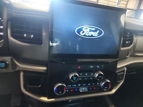 Used 2023 Ford Expedition Max XLT image 13
