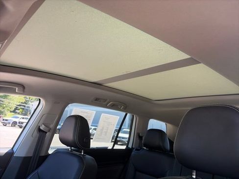 Used 2023 Volkswagen Atlas SE w/ Panoramic Sunroof Package AWD/4WD image 24