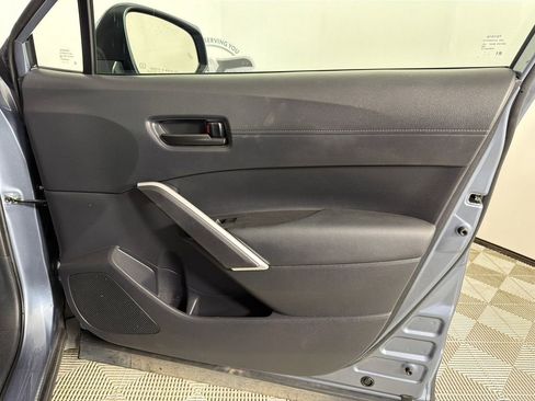 Used 2024 Toyota Corolla Cross SE image 14