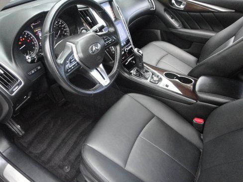 Used 2019 INFINITI Q50 Luxe w/ Essential Package (3.0T Luxe) AWD/4WD image 7