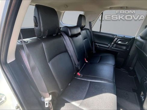 Used 2020 Toyota 4Runner Venture w/ Moonroof Package AWD/4WD image 26