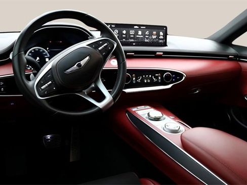 Used 2024 Genesis GV70 2.5T w/ Sport Prestige Package image 11