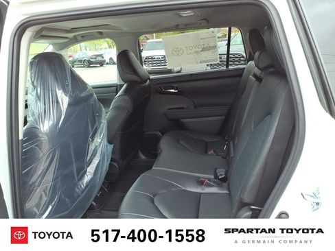 New 2026 Toyota Highlander XLE AWD/4WD image 12