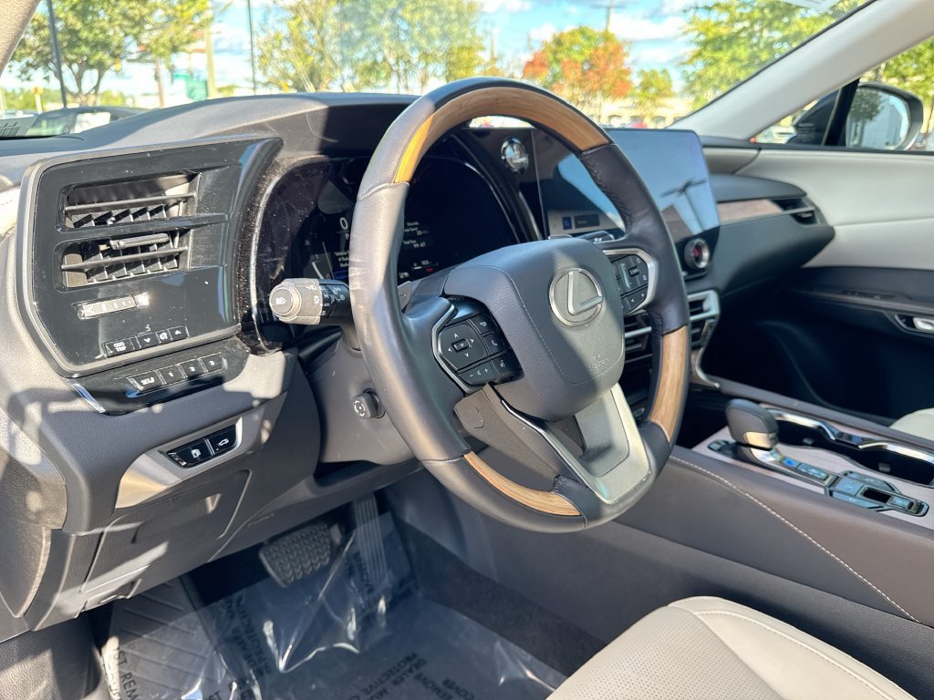 Used 2025 Lexus RX 350 Premium Plus w/ Accessory Package (Z1) FWD image 21