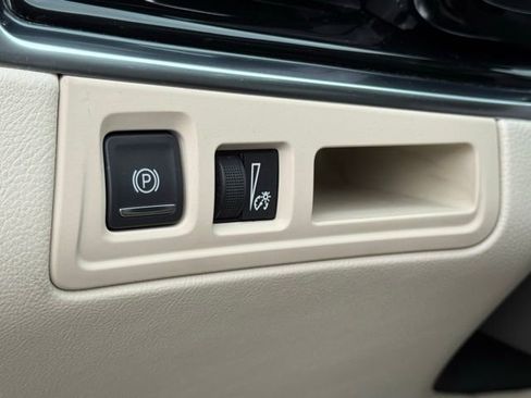 Certified 2023 Cadillac XT6 Premium Luxury image 21