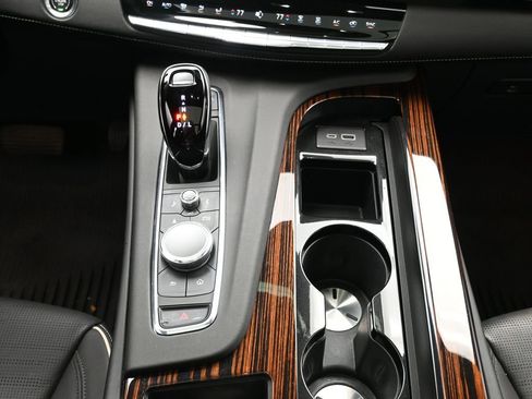 Used 2023 Cadillac Escalade Premium Luxury w/ Performance Package image 24