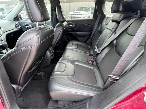 Used 2019 Jeep Cherokee Latitude Plus image 7