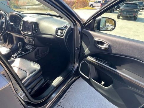 Used 2018 Jeep Compass Limited w/ Navigation Group image 30