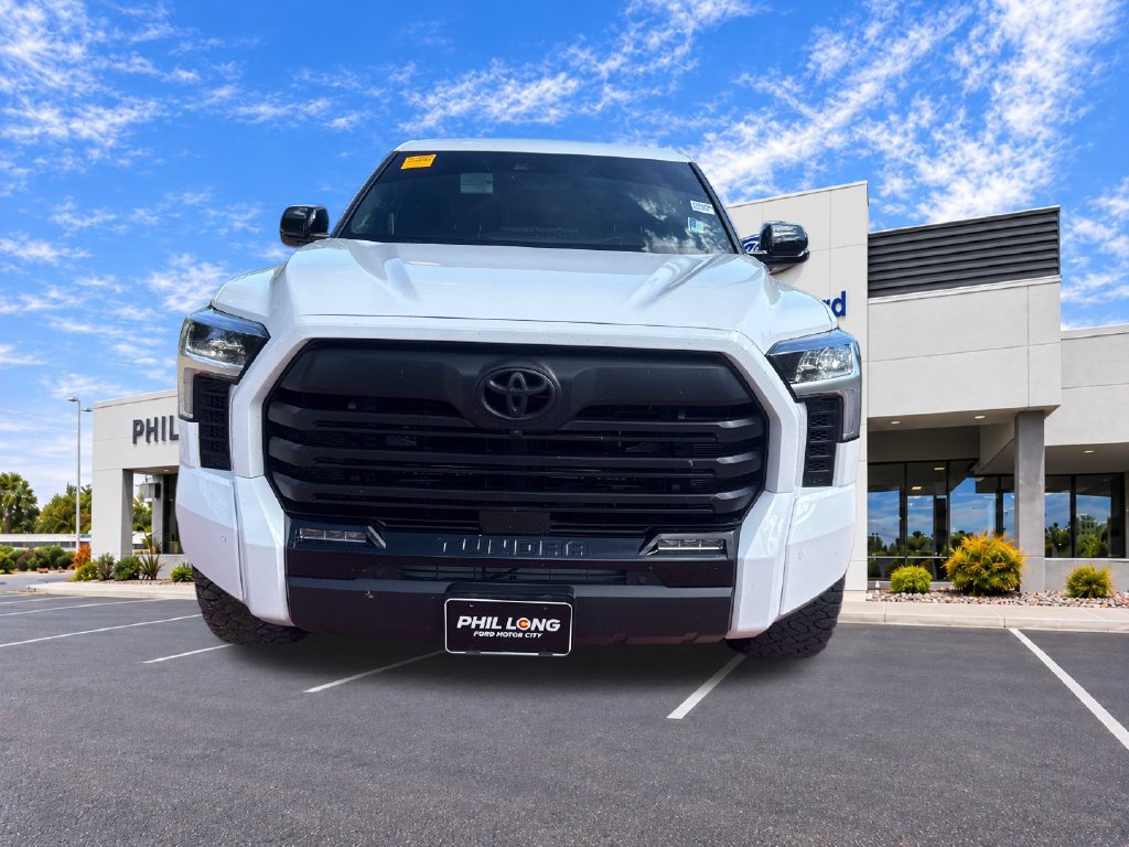 Used 2025 Toyota Tundra Limited AWD/4WD image 2