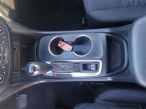 Used 2021 Chevrolet Equinox LT image 20