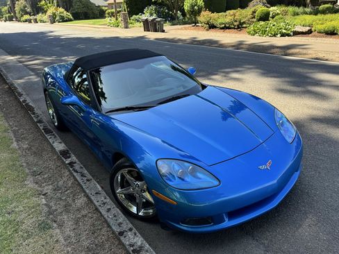 Used 2011 Chevrolet Corvette Convertible w/ Preferred Equipment Group RWD image 38