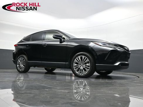 Used 2021 Toyota Venza XLE image 26