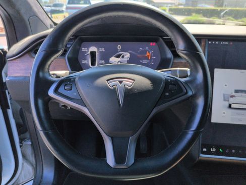 Used 2020 Tesla Model X Long Range image 18