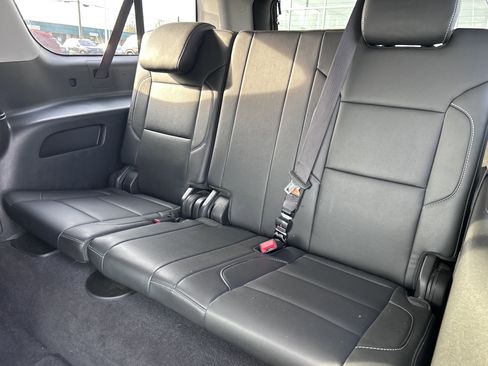Used 2020 Chevrolet Suburban LT image 28