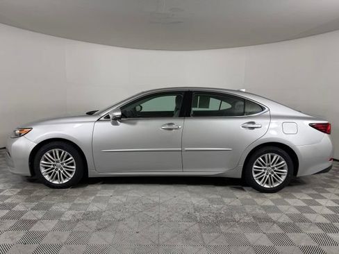 Used 2016 Lexus ES 350 w/ Navigation System Package FWD image 3