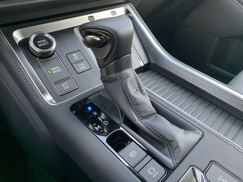 Used 2026 Lexus GX 550 w/ Cold Area Package AWD/4WD image 25