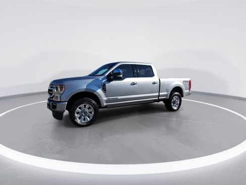 Used 2022 Ford F350 Platinum w/ FX4 Off-Road Package image 4