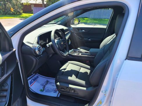 New 2027 Chevrolet Equinox LT w/ Convenience Package II AWD/4WD image 21