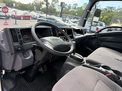 Used 2019 Isuzu NPR image 23