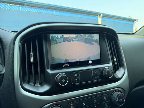 Used 2021 Chevrolet Colorado LT w/ LT Convenience Package RWD image 17