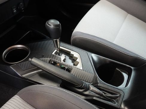 Used 2015 Toyota RAV4 XLE AWD/4WD image 21