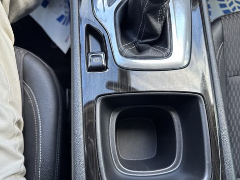 Used 2018 Buick Regal Preferred image 25