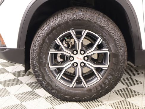 Used 2026 GMC Acadia AT4 w/ Luxury Package AWD/4WD image 21