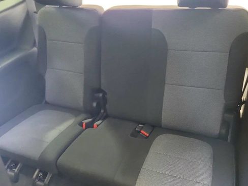 Used 2023 Chevrolet Traverse LT FWD image 26