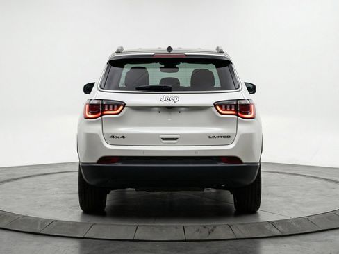 Used 2025 Jeep Compass Limited AWD/4WD image 7