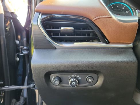 Used 2018 Chevrolet Traverse High Country image 20