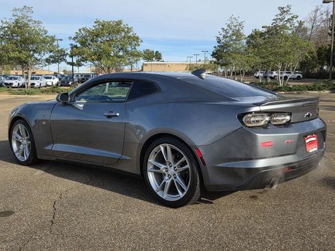 Used 2019 Chevrolet Camaro LT w/ RS Package image 6