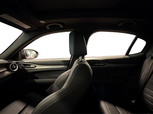 Used 2025 Alfa Romeo Stelvio Sprint w/ Veloce Package image 41