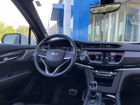 Used 2024 Cadillac XT6 Sport w/ Technology Package AWD/4WD image 19