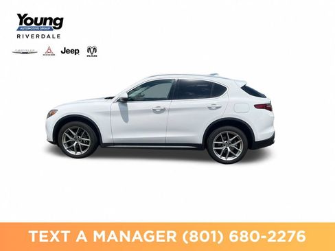 Used 2018 Alfa Romeo Stelvio AWD image 2