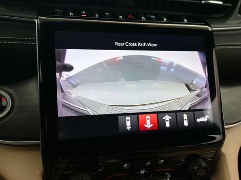 Used 2023 Jeep Grand Cherokee L Limited w/ Luxury Tech Group II image 20