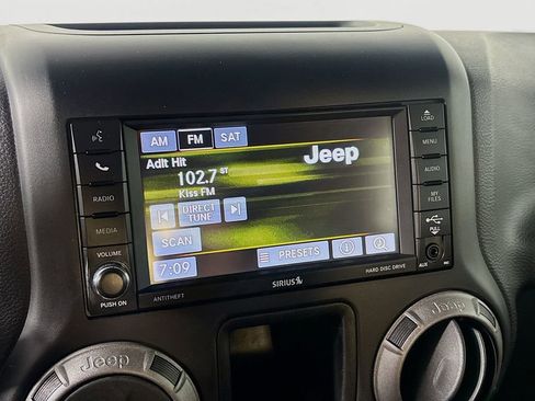 Used 2017 Jeep Wrangler Unlimited Sport w/ Mopar Black Appearance Group AWD/4WD image 14