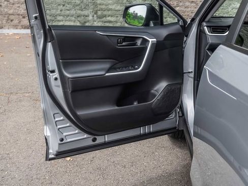 Certified 2025 Toyota RAV4 LE AWD/4WD image 22
