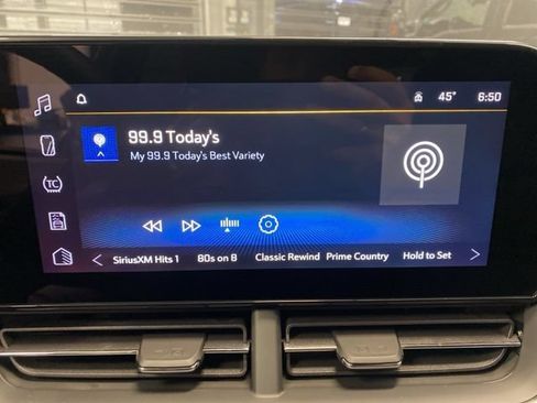 New 2026 Chevrolet Trax RS w/ Sunroof Package FWD image 16